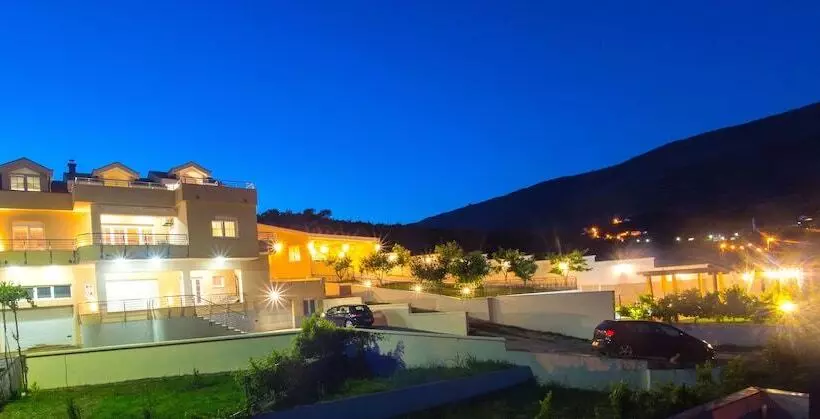 پانسیون Luxury Villa Imperial   With The Vineyard Views