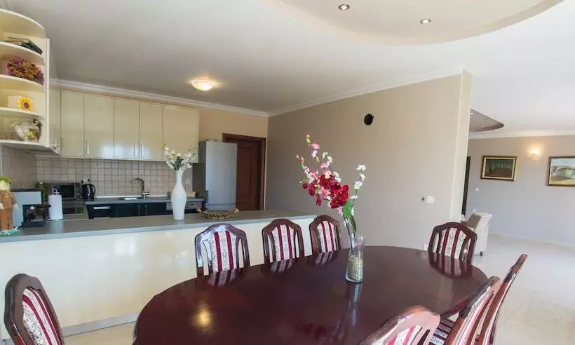 پانسیون Luxury Villa Imperial   With The Vineyard Views