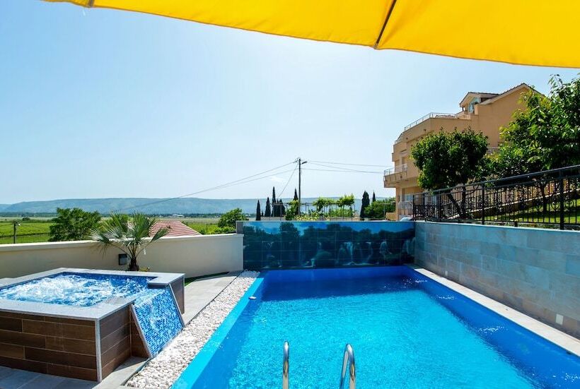 Pensió Luxury Villa Imperial   With The Vineyard Views