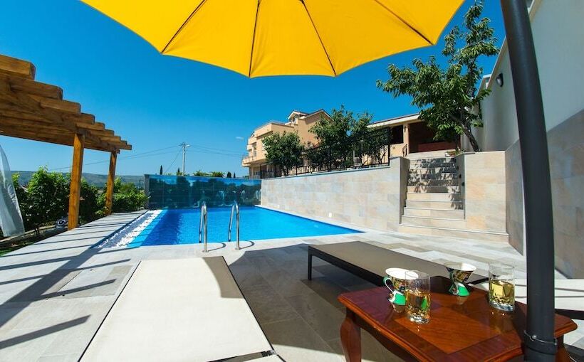 Pensió Luxury Villa Imperial   With The Vineyard Views