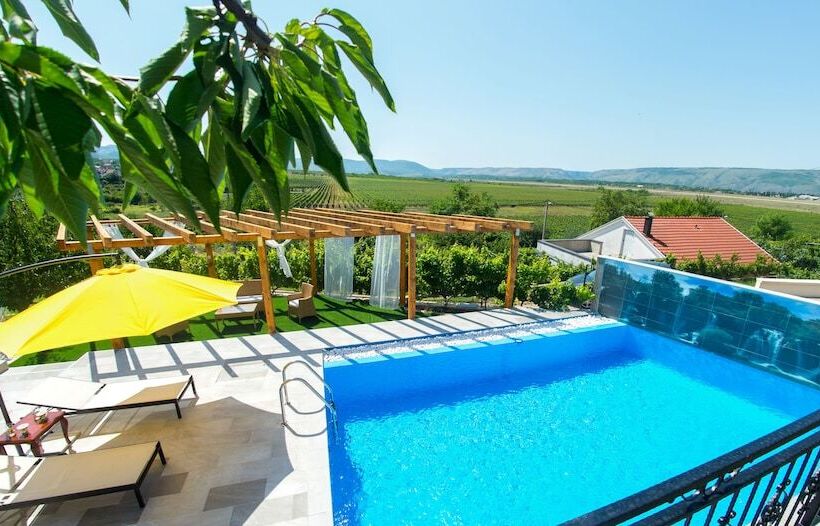 Pensió Luxury Villa Imperial   With The Vineyard Views