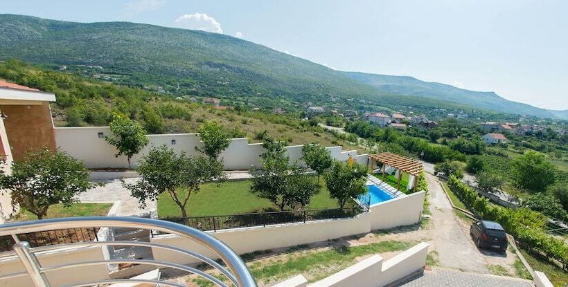 Pensió Luxury Villa Imperial   With The Vineyard Views