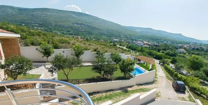 پانسیون Luxury Villa Imperial   With The Vineyard Views