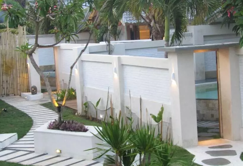 ベッドアンドブレックファースト The White Key Luxury Villas