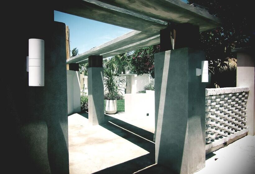 Bed and Breakfast The White Key Luxury Villas