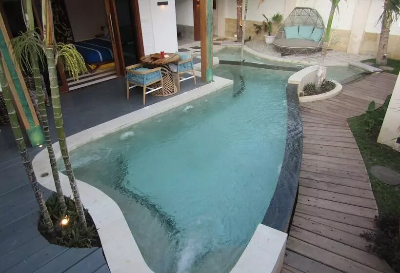 ベッドアンドブレックファースト The White Key Luxury Villas