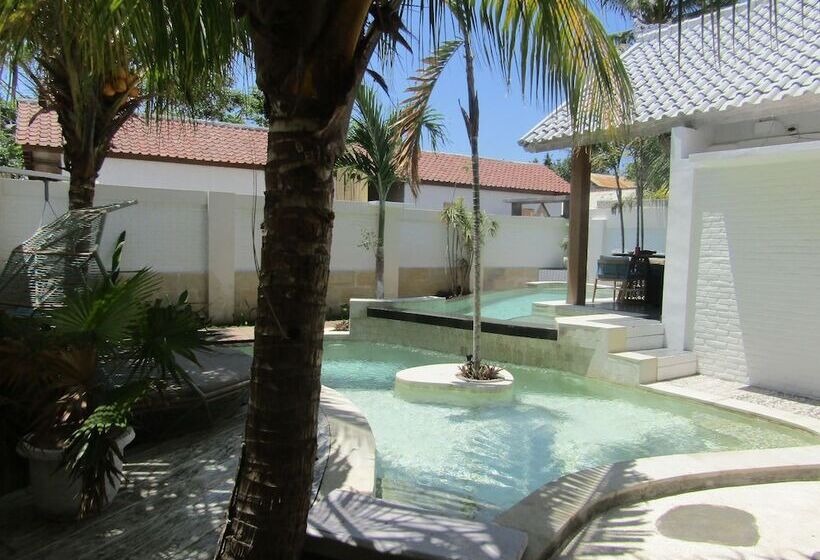 Bed and Breakfast The White Key Luxury Villas