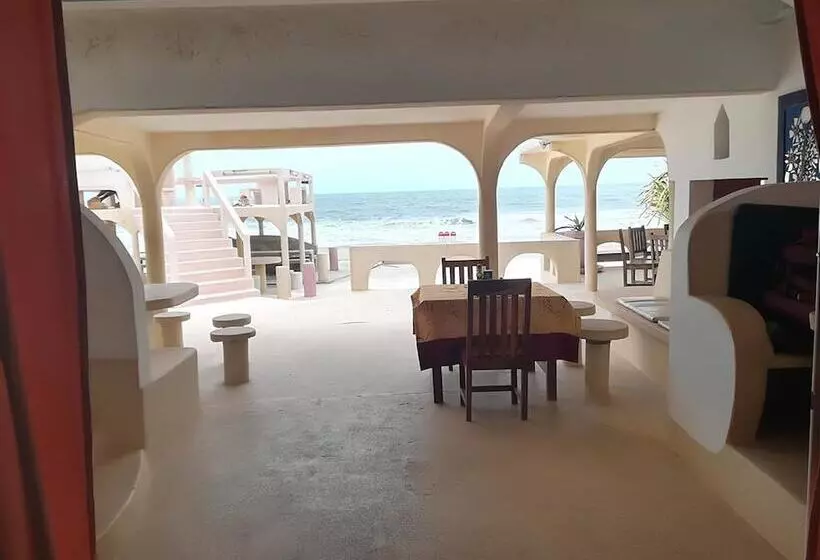 هتل De La Mer
