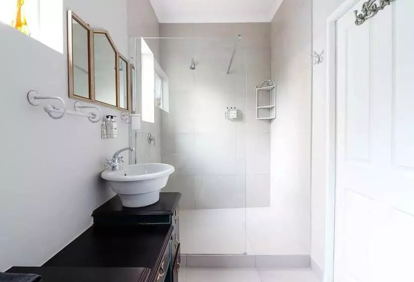 Majatalo Arbour1 Guesthouse