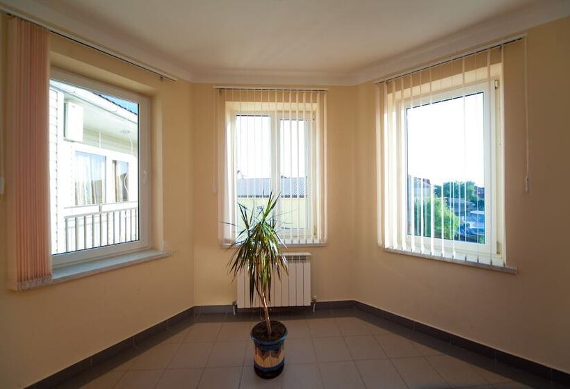 پانسیون Lera Guest House