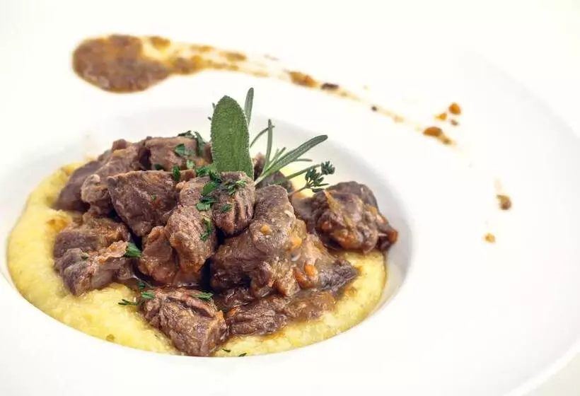 تختخواب و صبحانه Locanda Orologio