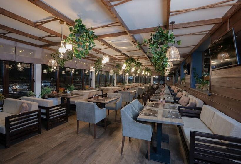 בית מלון כפרי Rosa Ski Inn