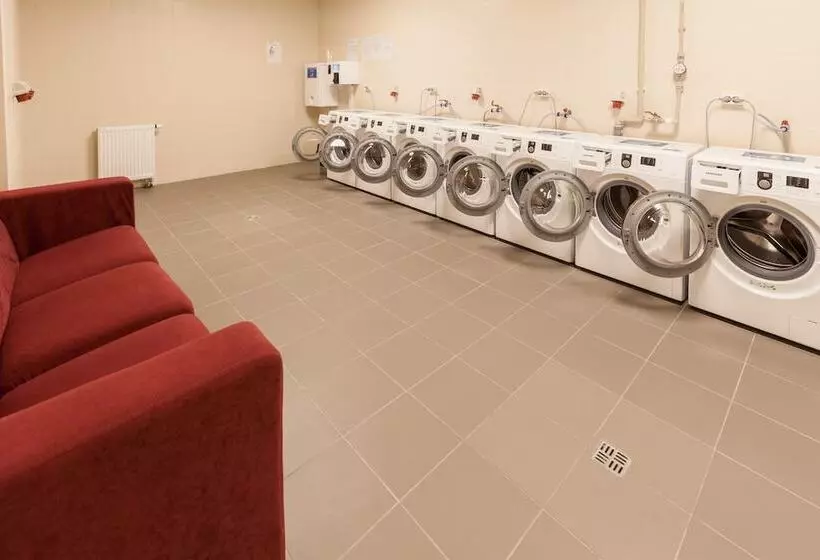 Hotelli Rosa Ski Inn