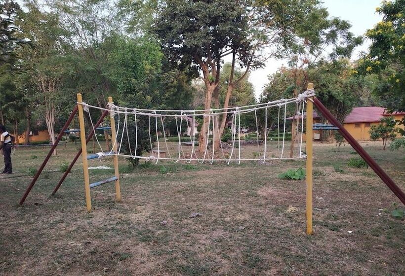 בית מלון כפרי Tourist Village Khajuraho