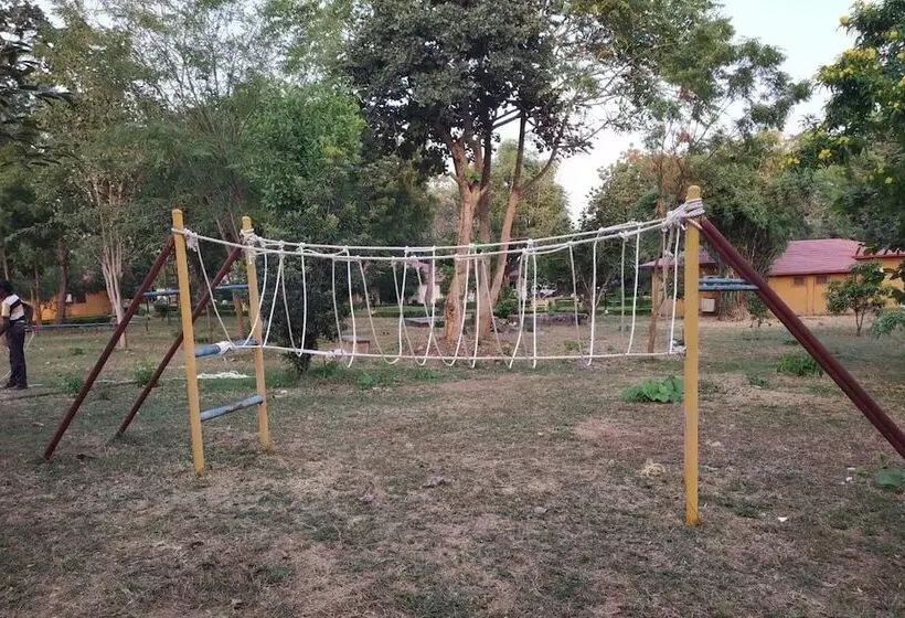 ホテル Tourist Village Khajuraho