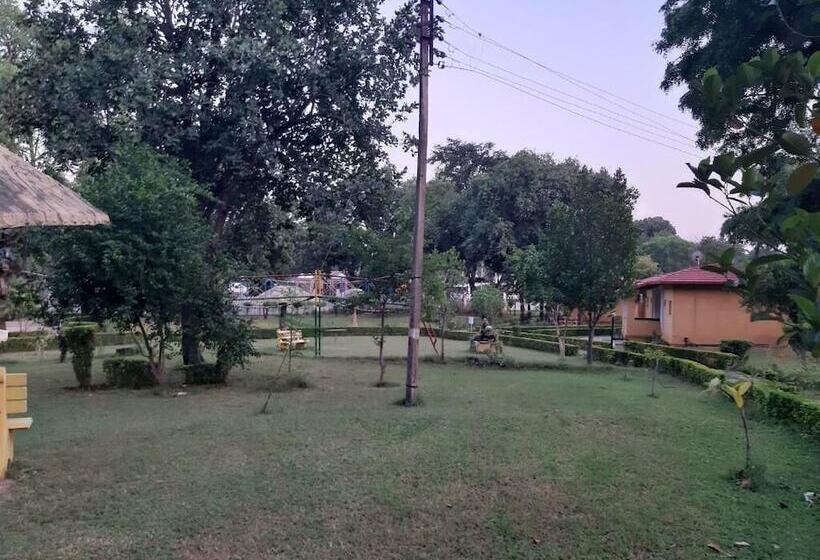 בית מלון כפרי Tourist Village Khajuraho