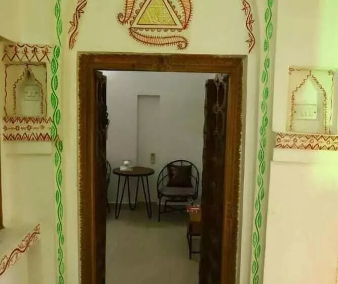 ホテル Tourist Village Khajuraho