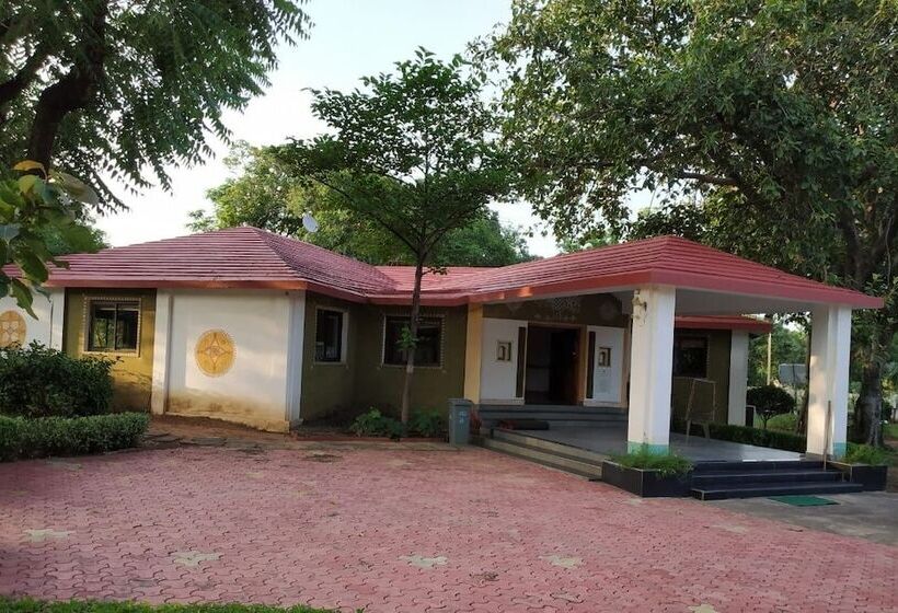 בית מלון כפרי Tourist Village Khajuraho