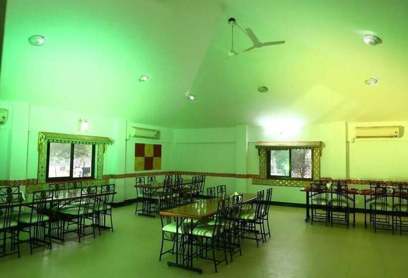 בית מלון כפרי Tourist Village Khajuraho