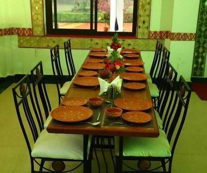 בית מלון כפרי Tourist Village Khajuraho