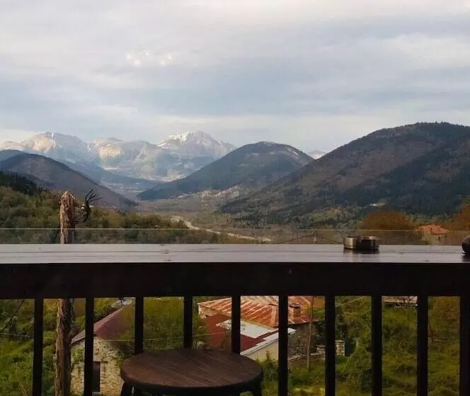 ペンション Helidona