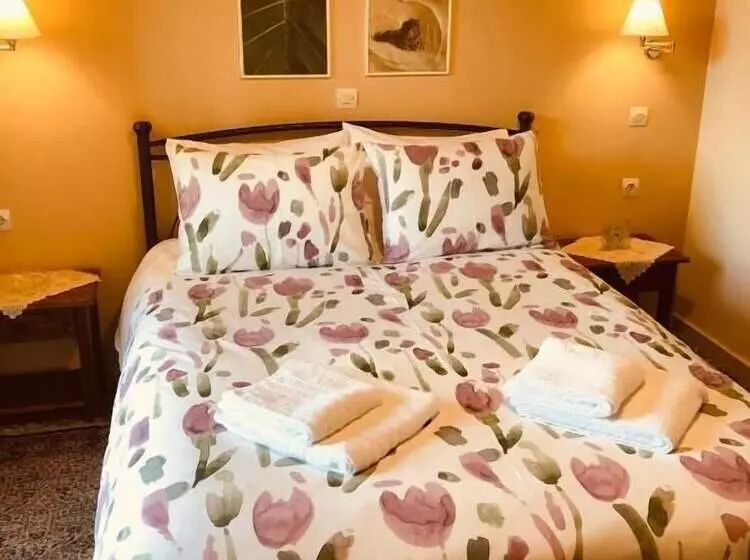 ペンション Helidona