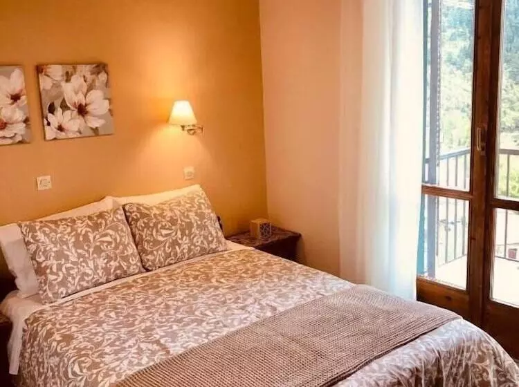 ペンション Helidona