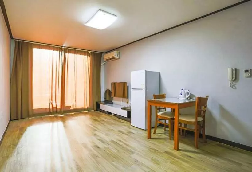 Majatalo Kyung Po Stone Valley