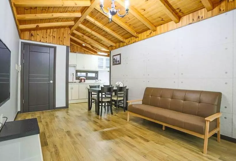 Majatalo Kyung Po Stone Valley