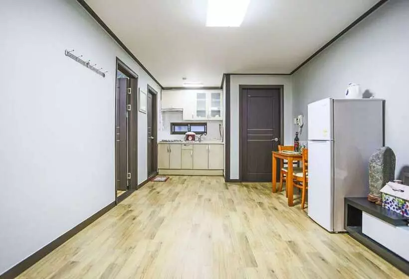 Majatalo Kyung Po Stone Valley