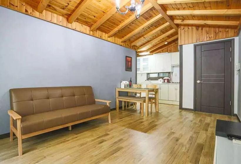 Majatalo Kyung Po Stone Valley