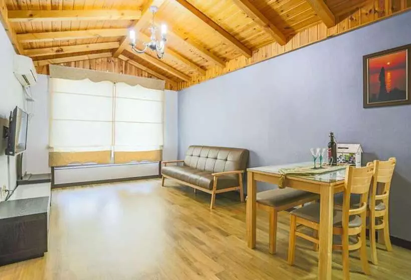 Majatalo Kyung Po Stone Valley