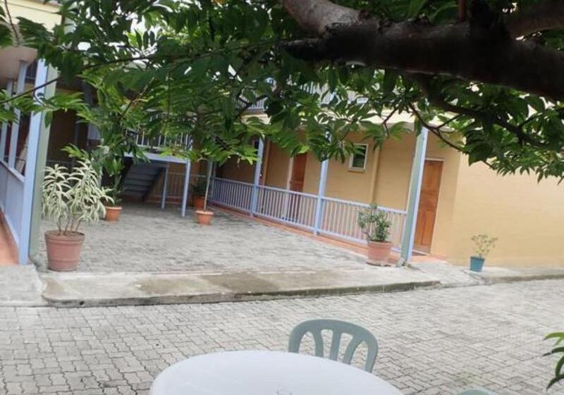 פנסיון Taklam Lodge