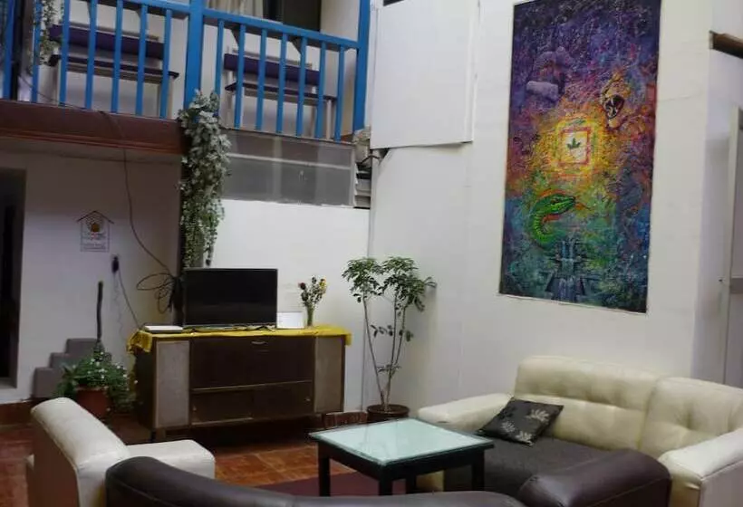 هاستل Casa Inn Hostal