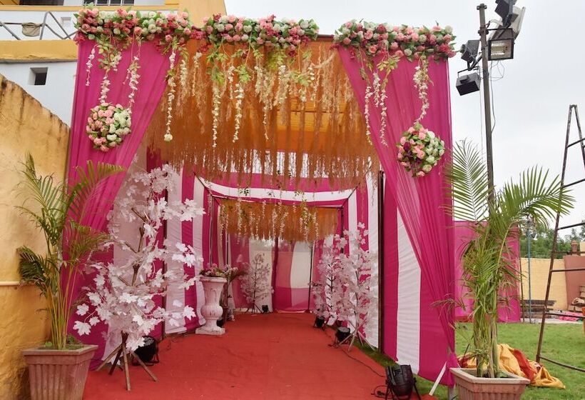 Anand Mahal By Tuma Hotels