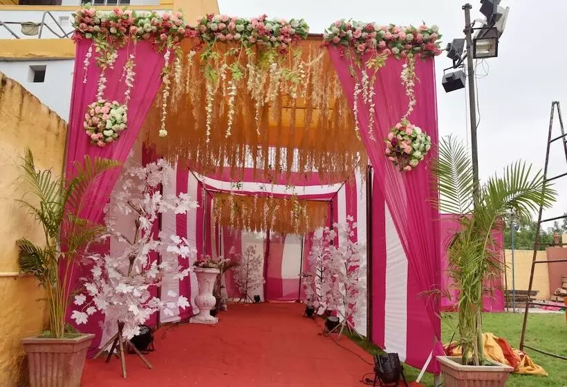 Anand Mahal By Tuma Hotels