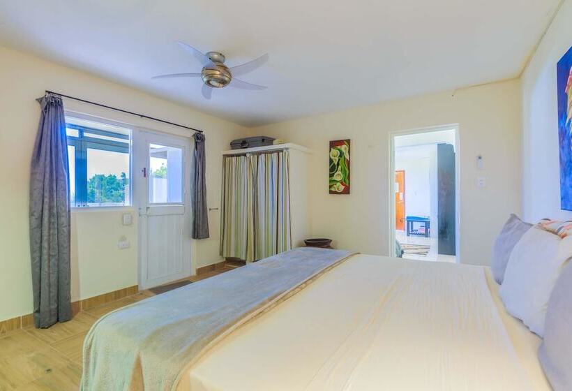 Casa Nueva Esperanza   Downstairs