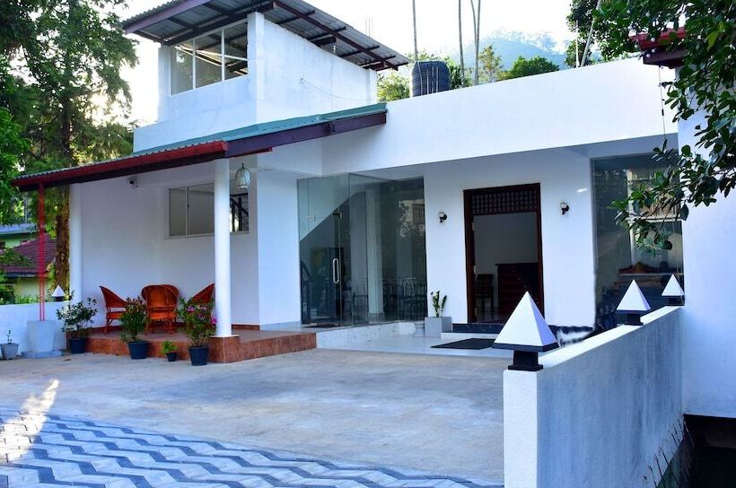 Отель Ella, Nine Arch Holiday Resort