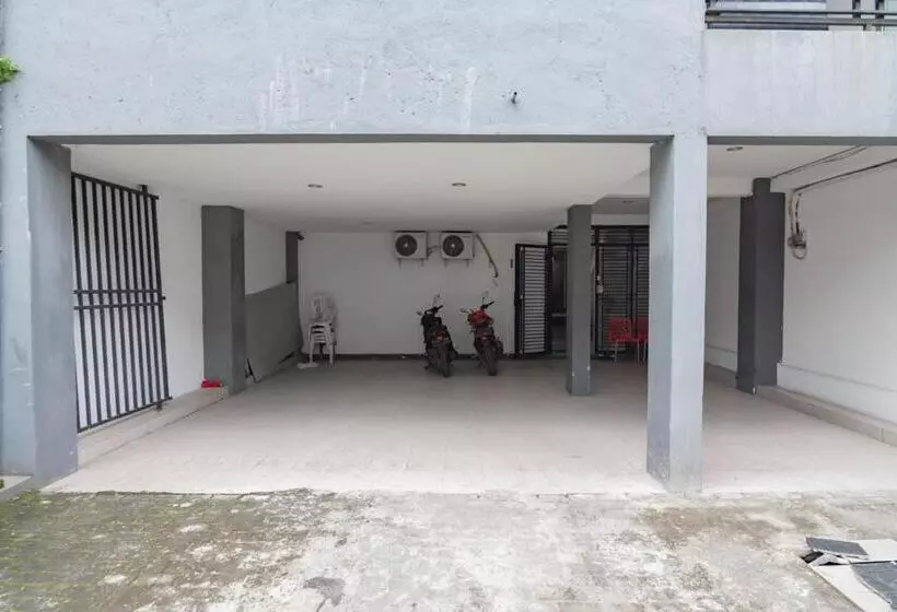 ホテル Reddoorz Syariah Near Regol Park Bandung