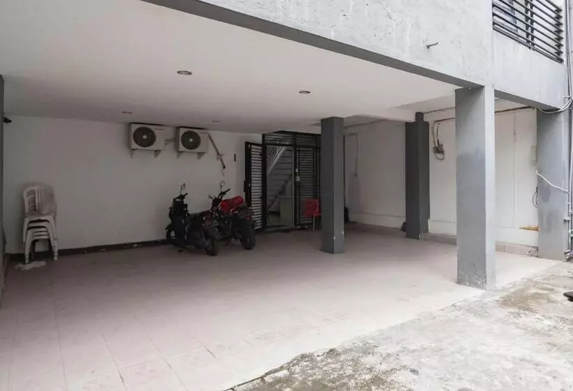 ホテル Reddoorz Syariah Near Regol Park Bandung