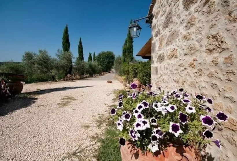 Maaseutuhotelli Tenuta Decimo   Il Borgo Di Mariano