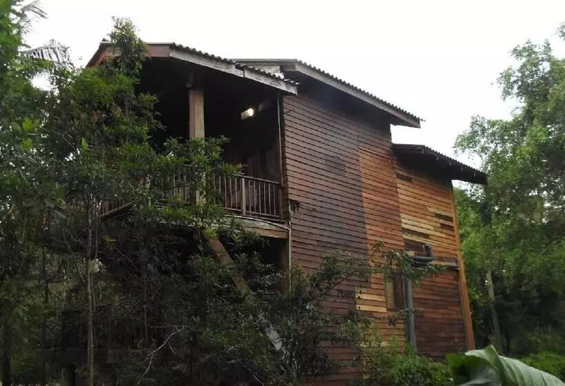 Hotelli Wilpattu Tree House