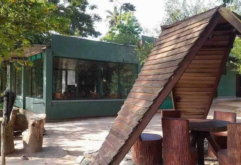 Hotelli Wilpattu Tree House