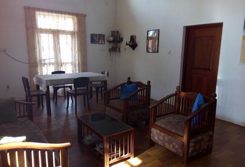 بنسيون Daisy Villa