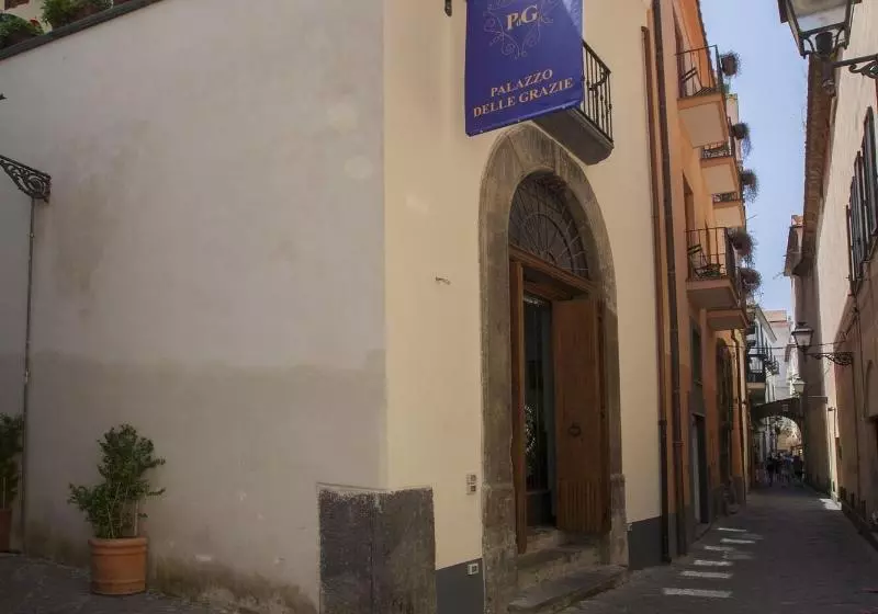پانسیون Palazzo Delle Grazie