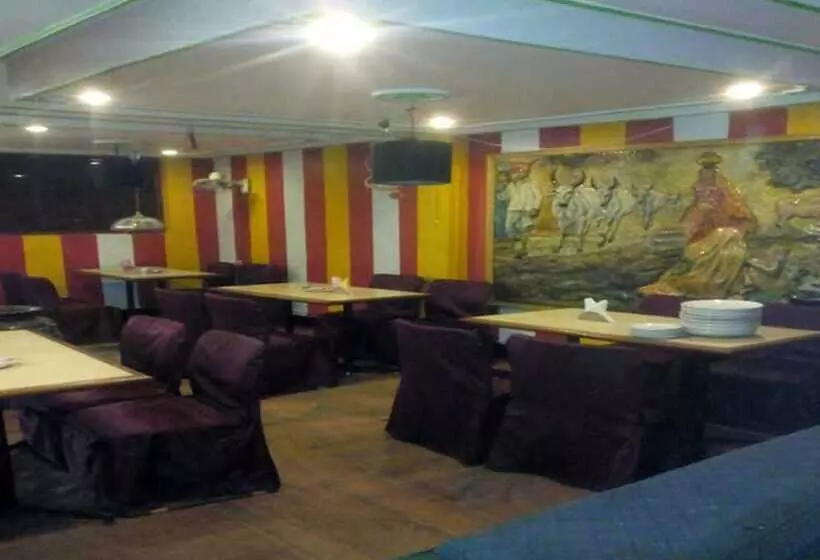 ペンション Sheelas Guest House & Restaurant