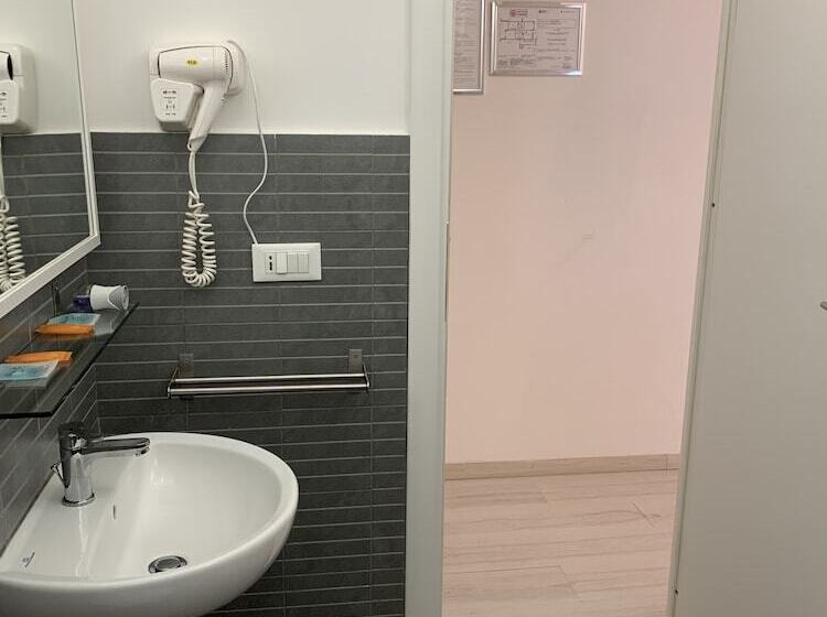 پانسیون Tiburtina Suites, Roma