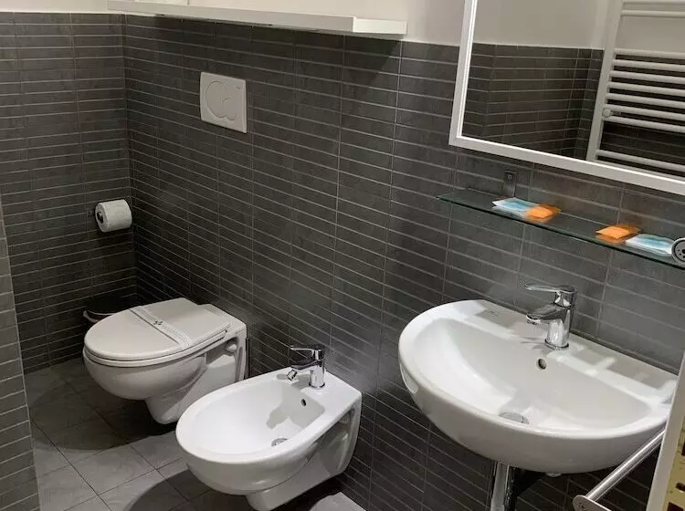 پانسیون Tiburtina Suites, Roma