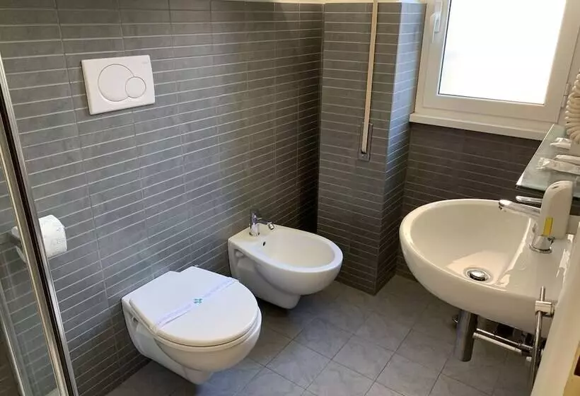 پانسیون Tiburtina Suites, Roma