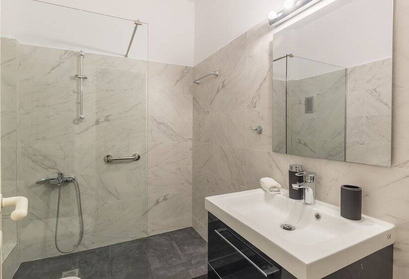 Acropolis Boutique Suite